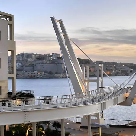 Stylish 1br In Gzira Апартаменты