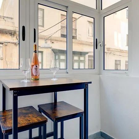 Stylish 1br In Gzira Апартаменты