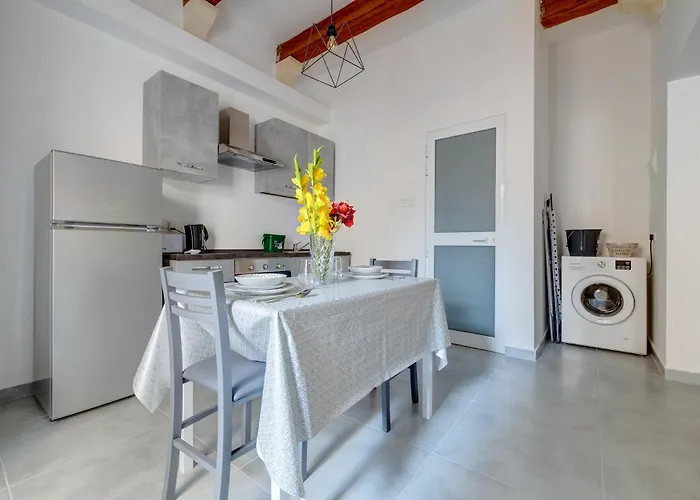 アパート Stylish 1br In Gzira